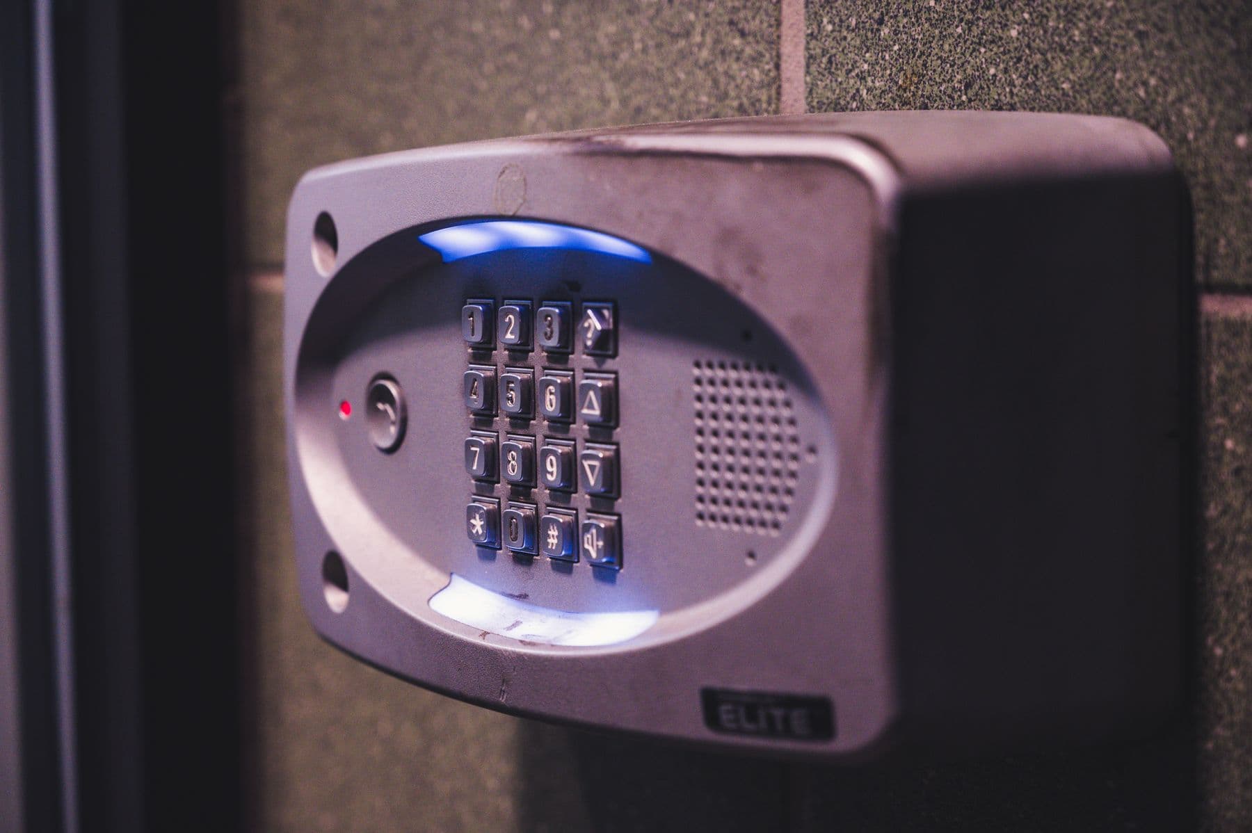 Boîtier à code électronique servant au contrôle d'accès